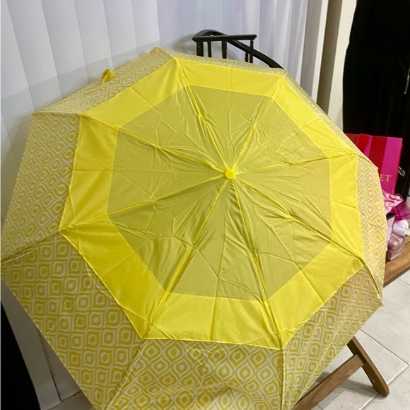 💛XOXO Umbrella💛 - Picture 8 of 13